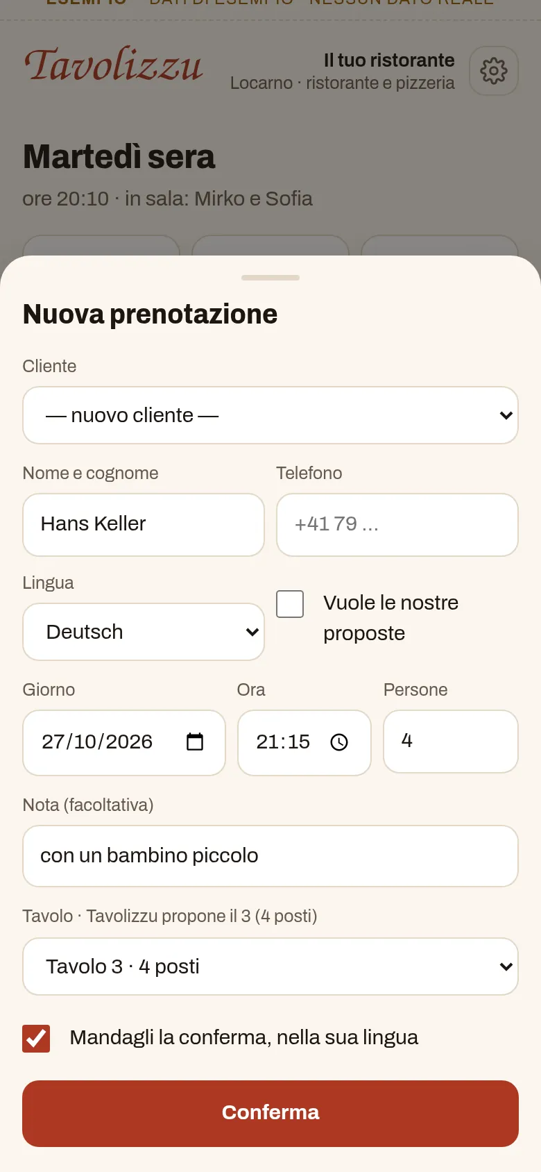 Una prenotazione nuova per quattro persone: Tavolizzu propone il tavolo 3 e prepara la conferma nella lingua del cliente
